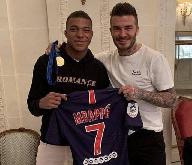 6万座的专业足球场，鲁媒分享黄河体育中心足球场建造情况