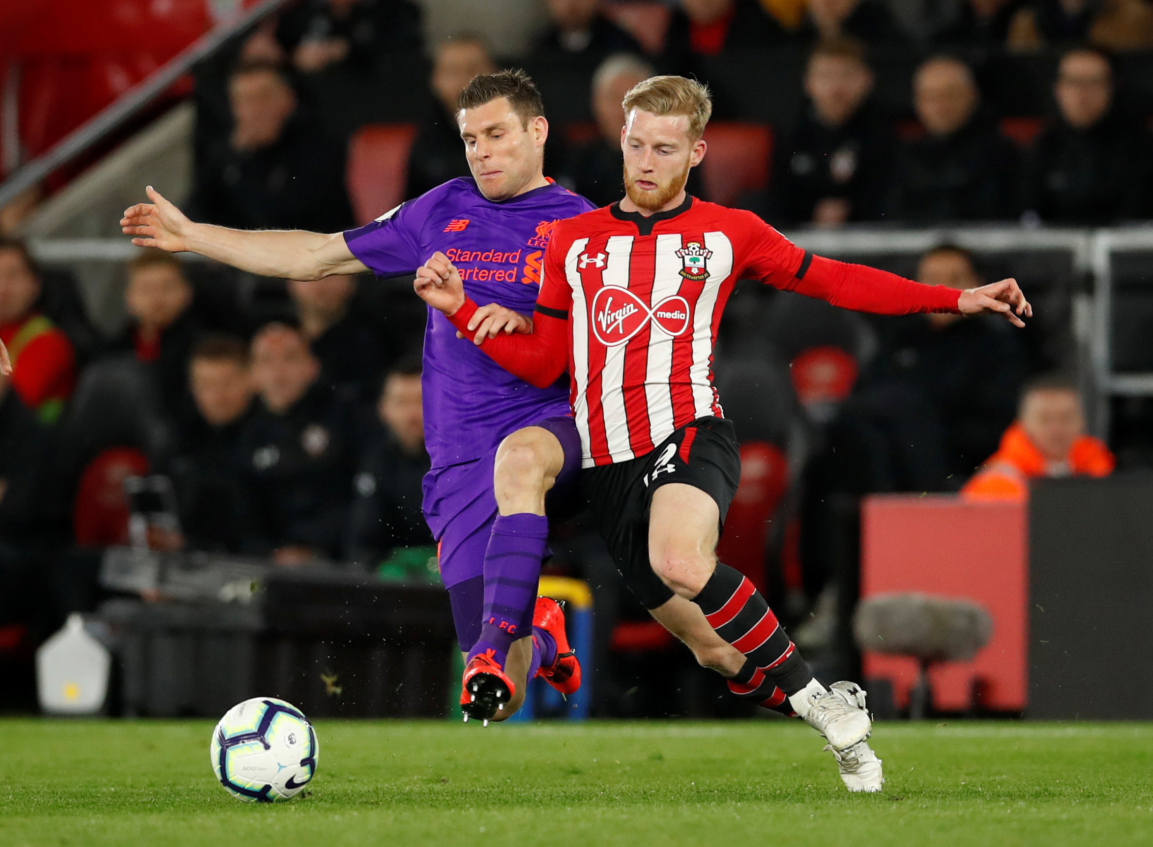 半场战报：尤文2-1卡利亚里，伊尔迪兹双响，弗拉霍维奇伤退