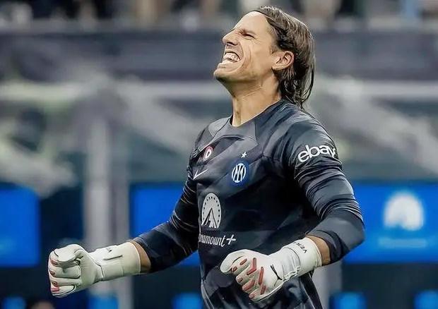 马内：萨拉赫是那种一看到球门就谁也不看的人，这是他的天性