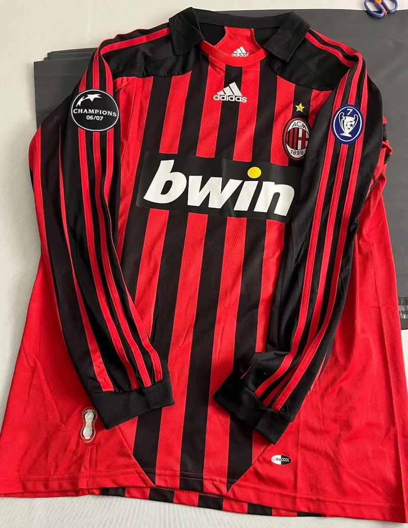 皇马四将染黄，贝林厄姆违规进场遭警告