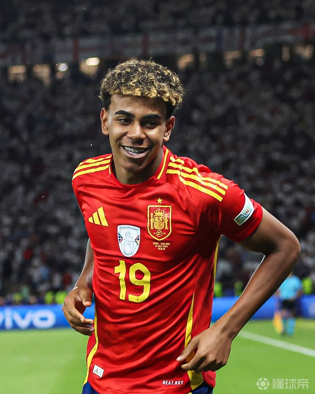 中足联财务约定：球员收取合同外价值超一万元现金或物品需报备