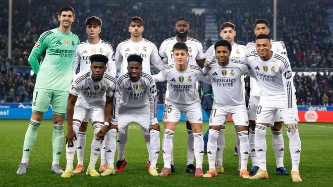 哈里·凯恩替补出场打入帽子戏法，五星拜仁轻松战胜斯图加特