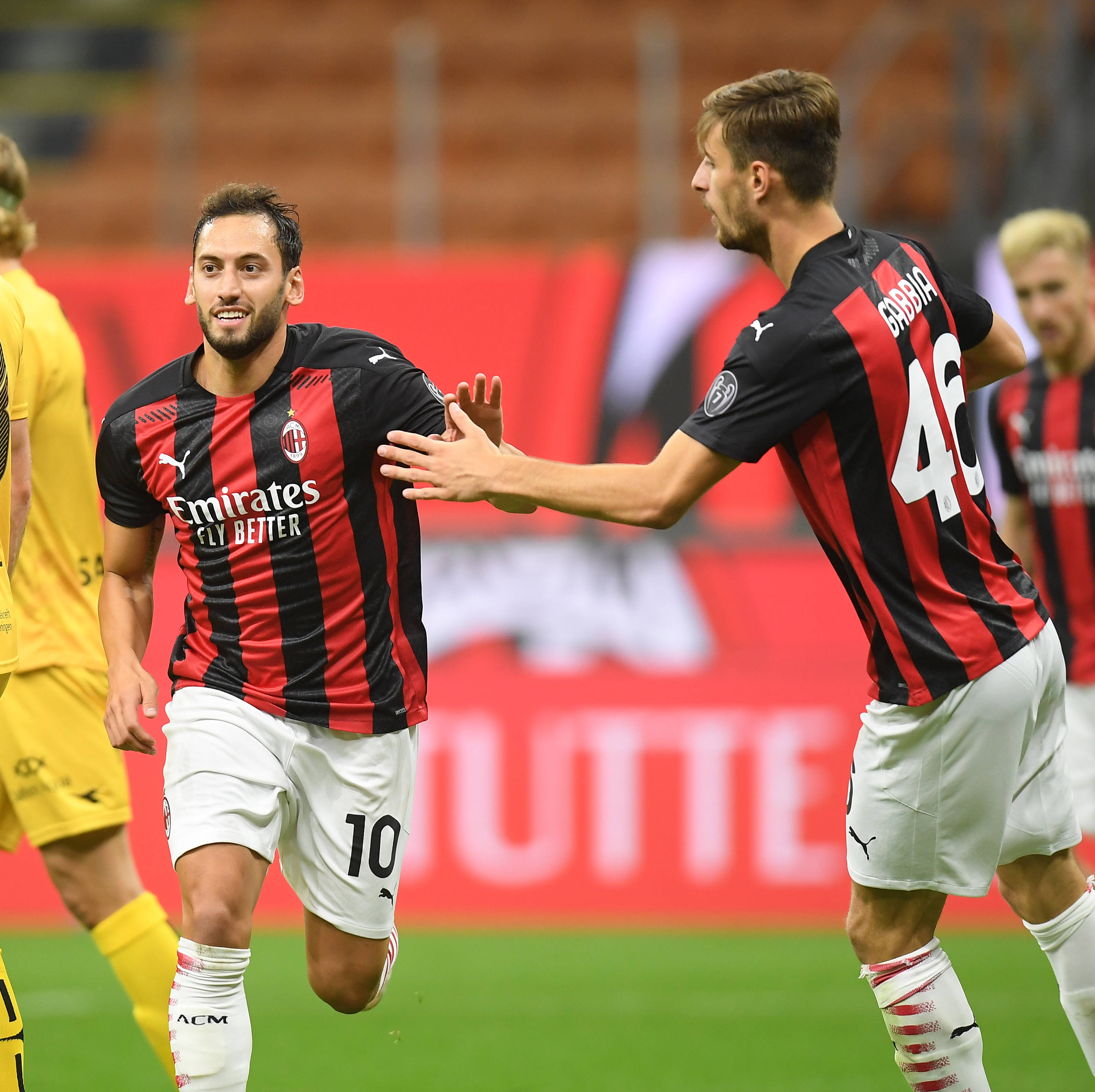 阿圭罗：阿根廷能赢2026世界杯；梅西是巴萨队史最重要的球员